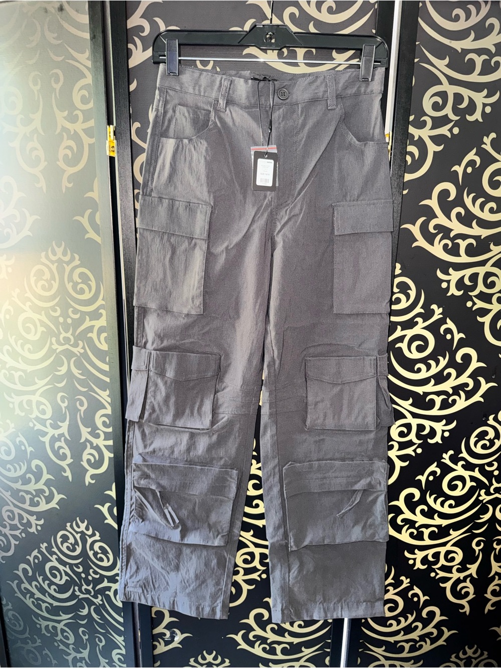 Fashion Nova Kids Cargo Pants in Charcoal Gray